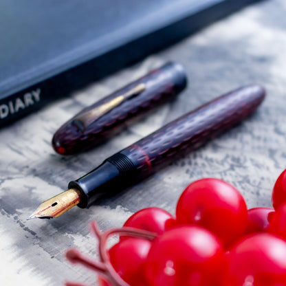 VINTAGE 1940s Kamakura-bori Urushi Semi-Flex Nib Fountain Pen