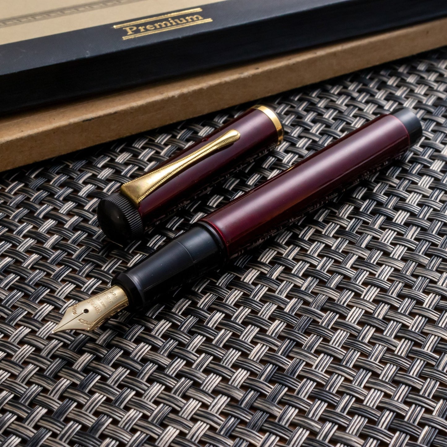 Ohashido Urushi Akatame-Nuri Ebonite Nagahara 14K B Nib Fountain Pen