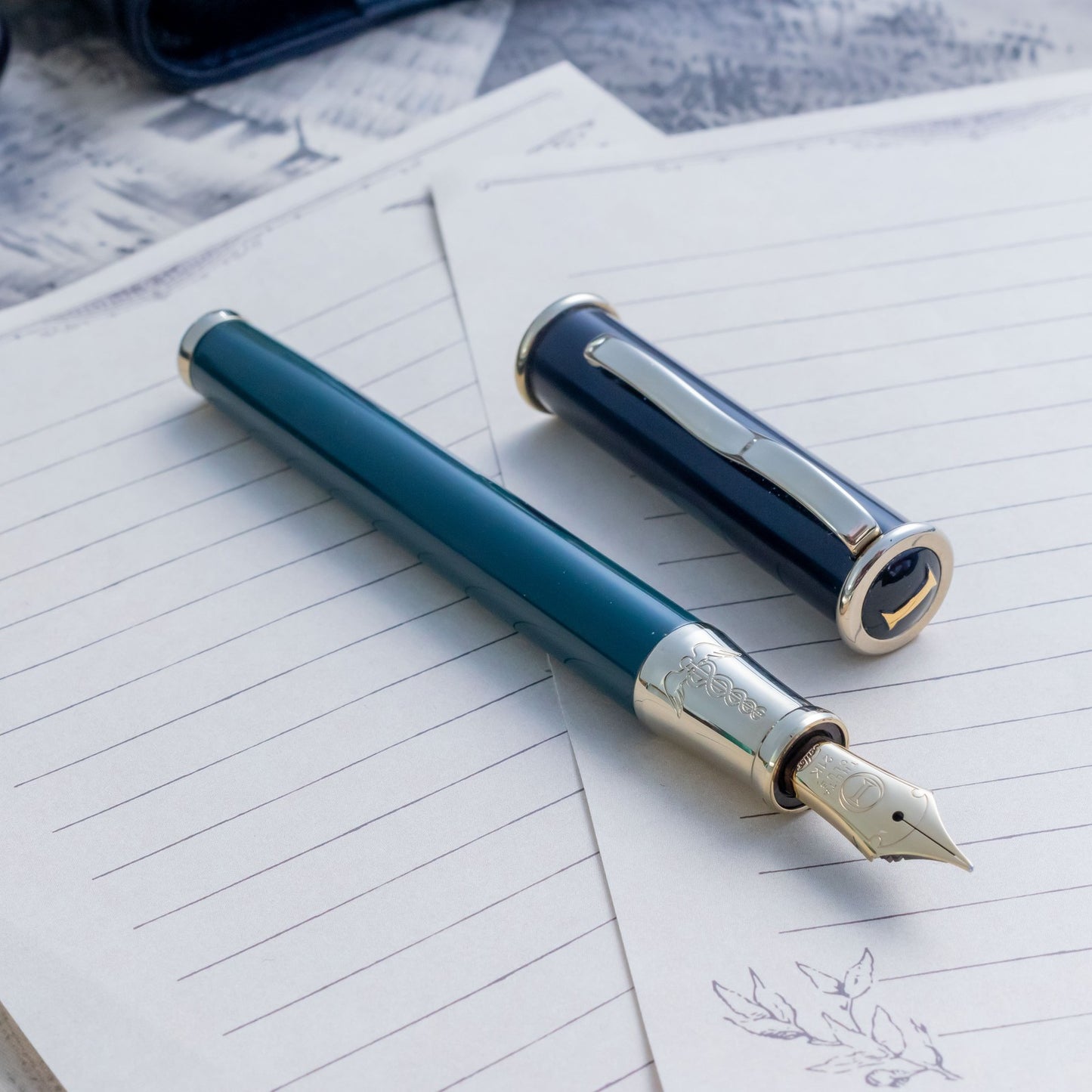 Sailor 85th Anniversary Theta Club Green Urushi 21K H-M Nib Fountain Pen