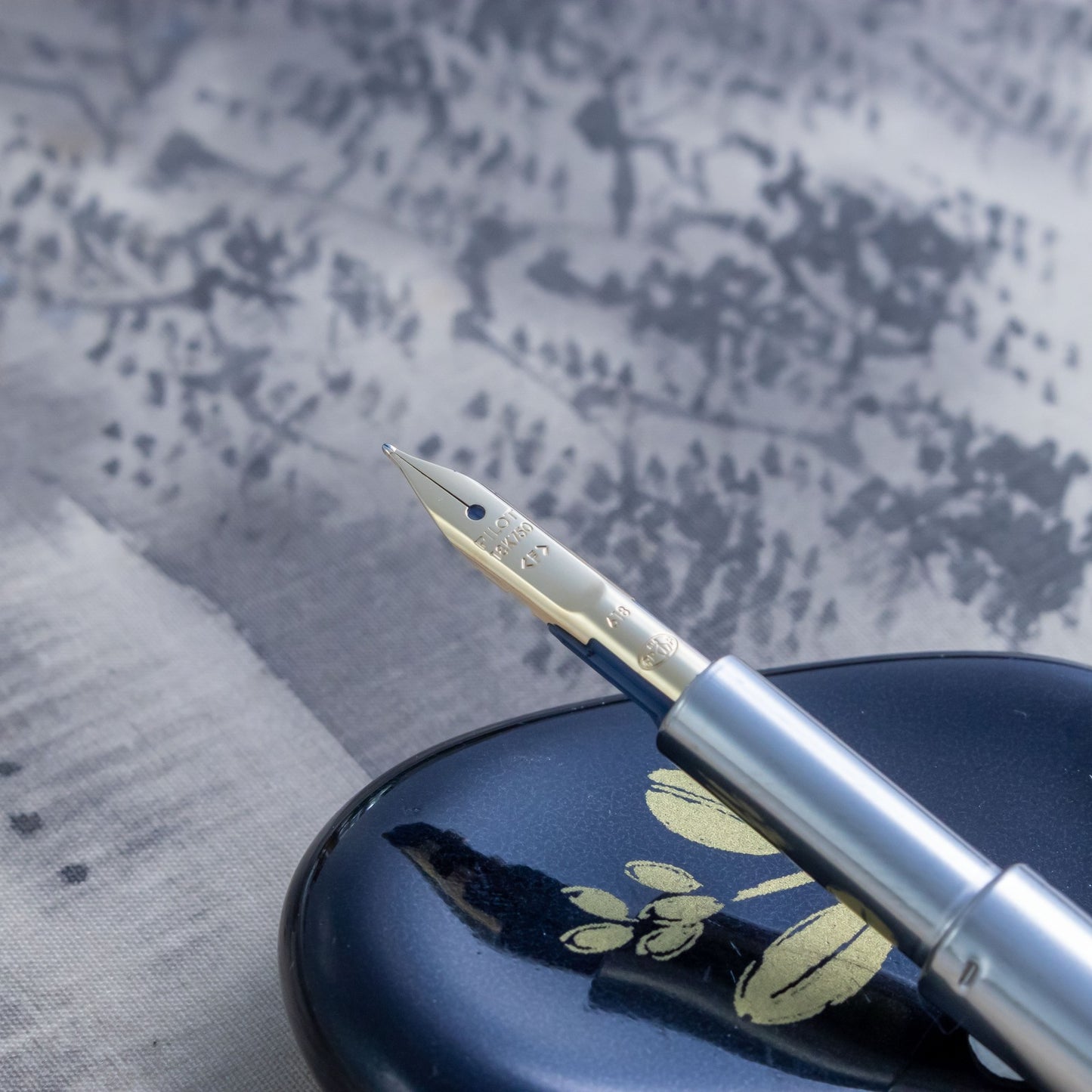Custom Pilot Vanishing Point Capless Neko no Yume Fountain Pen 18K Gold Nib