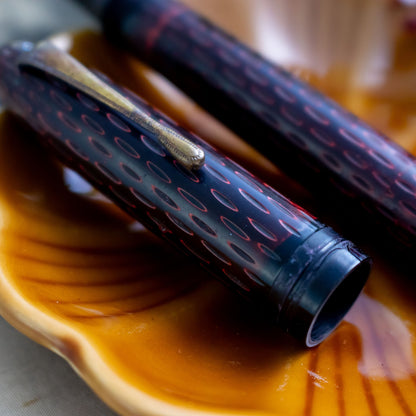 VINTAGE 1940s Kamakura-bori Urushi Semi-Flex Nib Fountain Pen