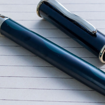 Sailor 85th Anniversary Theta Club Green Urushi 21K H-M Nib Fountain Pen