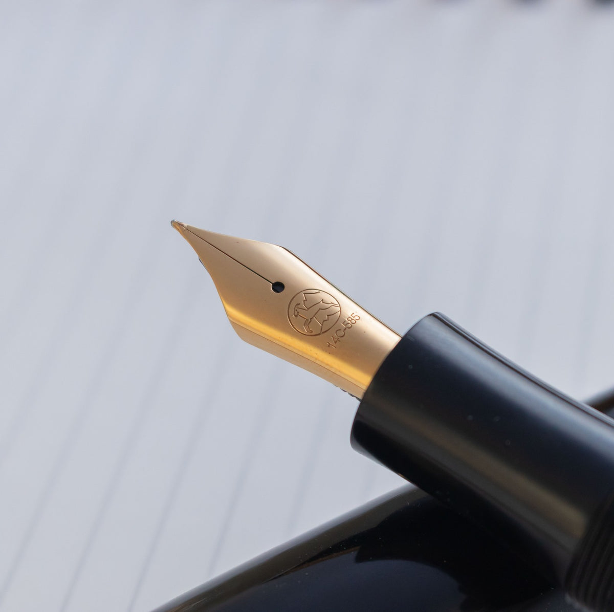 Eboya Houga Large Ebonite - Black 14K Gold Bock MF Nib Fountain Pen
