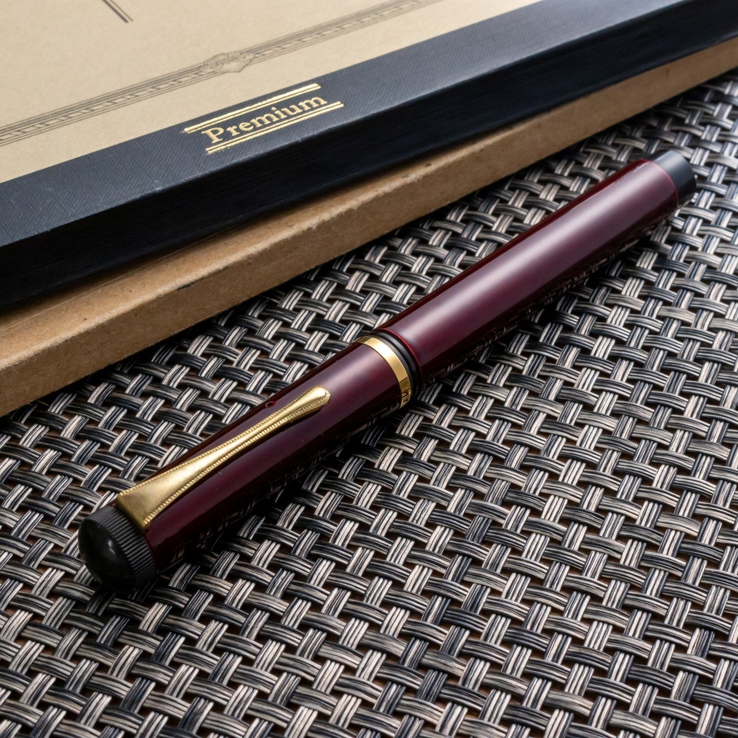 Ohashido Urushi Akatame-Nuri Ebonite Nagahara 14K B Nib Fountain Pen