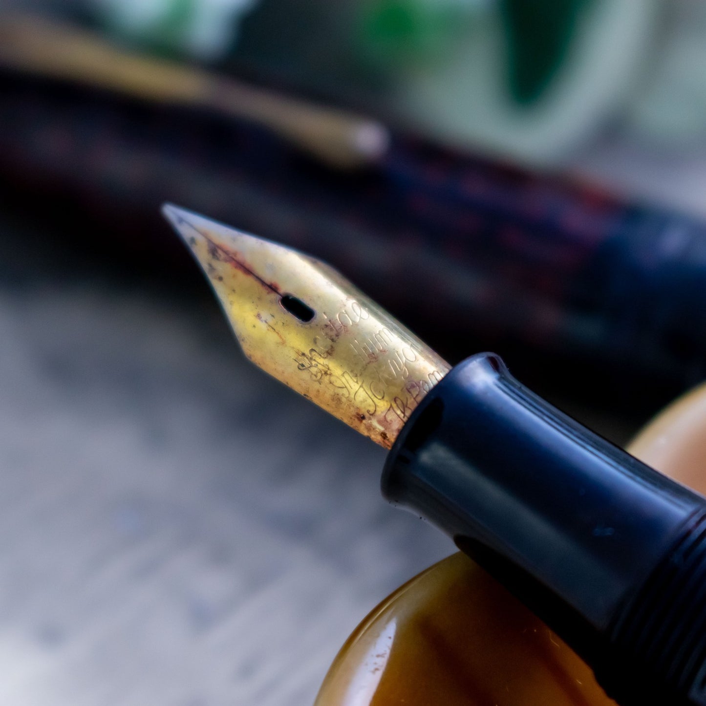 VINTAGE 1940s Kamakura-bori Urushi Semi-Flex Nib Fountain Pen