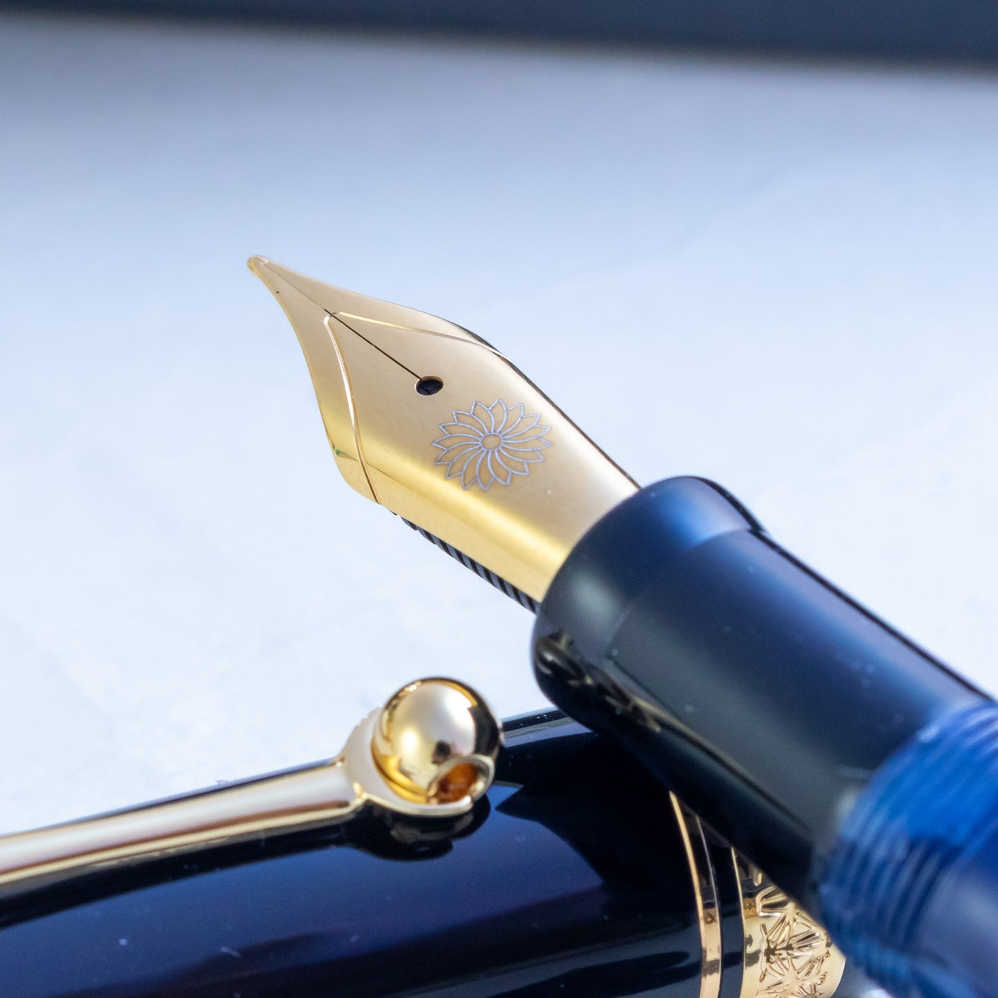 Engeika FPR Tsuki Usagi Modern Maki-e Fountain Pen