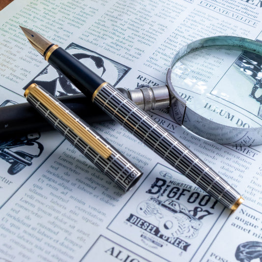 Rare 1970s Pilot Deluxe Chekered Metal Nib Fountain Pen