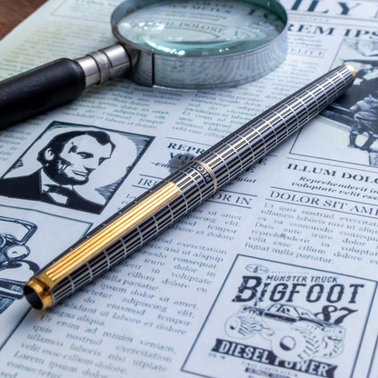 Rare 1970s Pilot Deluxe Chekered Metal Nib Fountain Pen