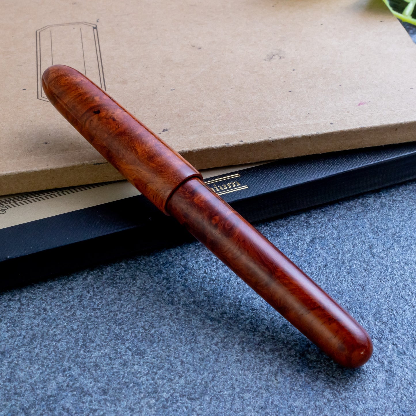 Hirai Woodworking Lacquer Unshu Series Fountain Pen
