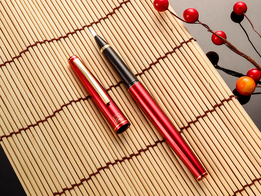 Kuretake Brush Pen - Red